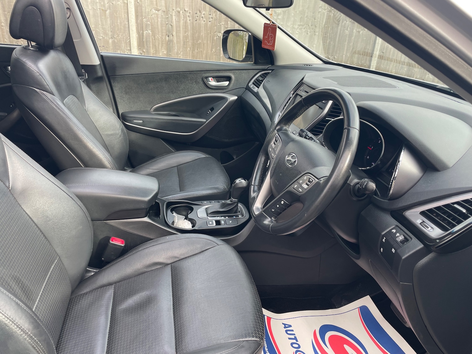 Used Hyundai Santa Fe 2014 for sale - 78077917: Photo 2