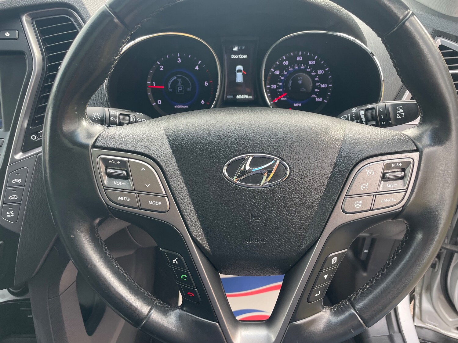 Used Hyundai Santa Fe 2014 for sale - 78077917: Photo 42