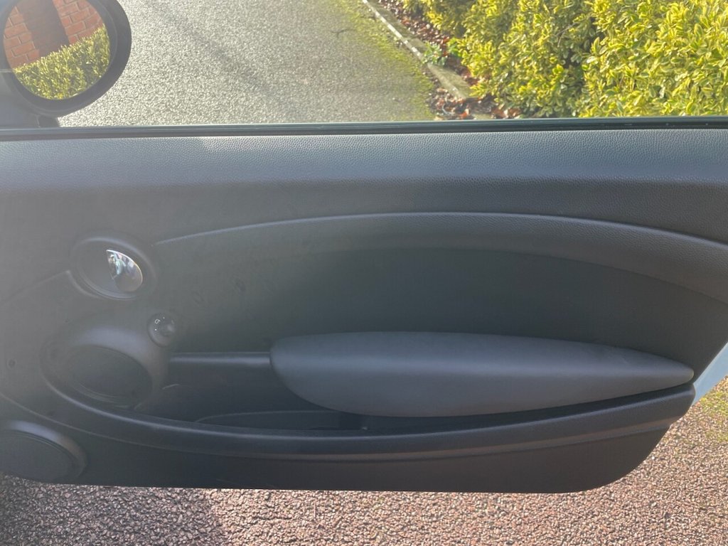 Used MINI Convertible 2014 for sale - 77451580: Photo 32