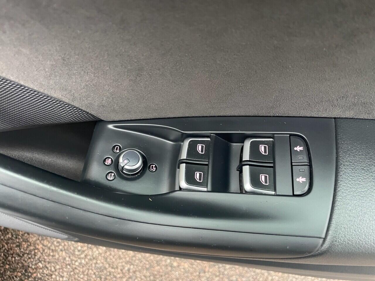 Used Audi Q3 2017 for sale - 78077907: Photo 33