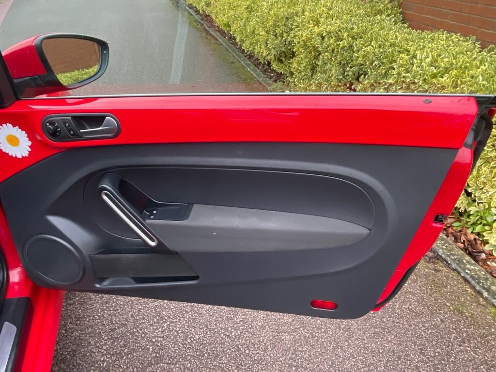 Used Volkswagen Beetle 2014 for sale - 77631846: Photo 32