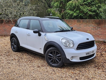 2013 (63) - 1.6i Cooper ALL4 4-Wheel Drive with FSH 5-Door