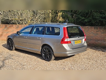 Used Volvo V70 2009 for sale - 74025524: Photo