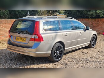 Used Volvo V70 2009 for sale - 74025524: Photo