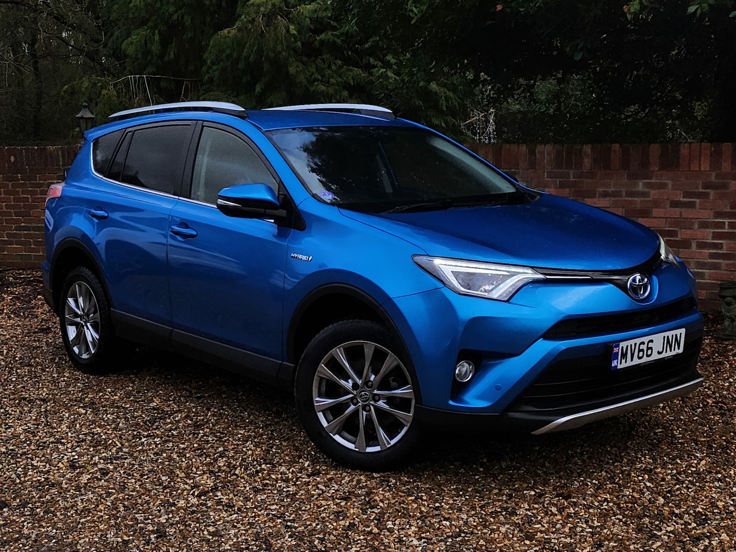 Used Toyota RAV4 2016 for sale - 77138011: Photo 2