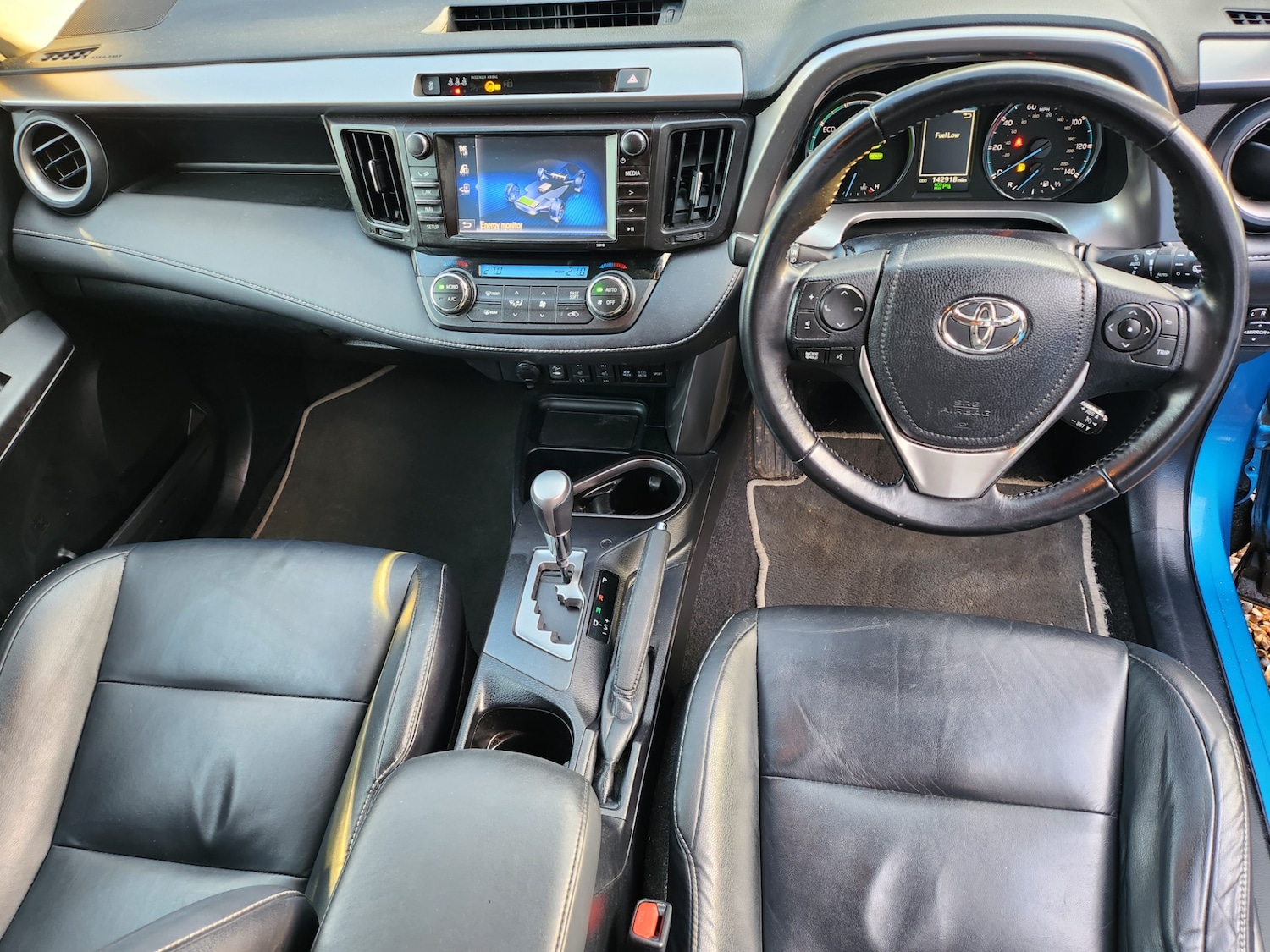 Used Toyota RAV4 2016 for sale - 77138011: Photo 5