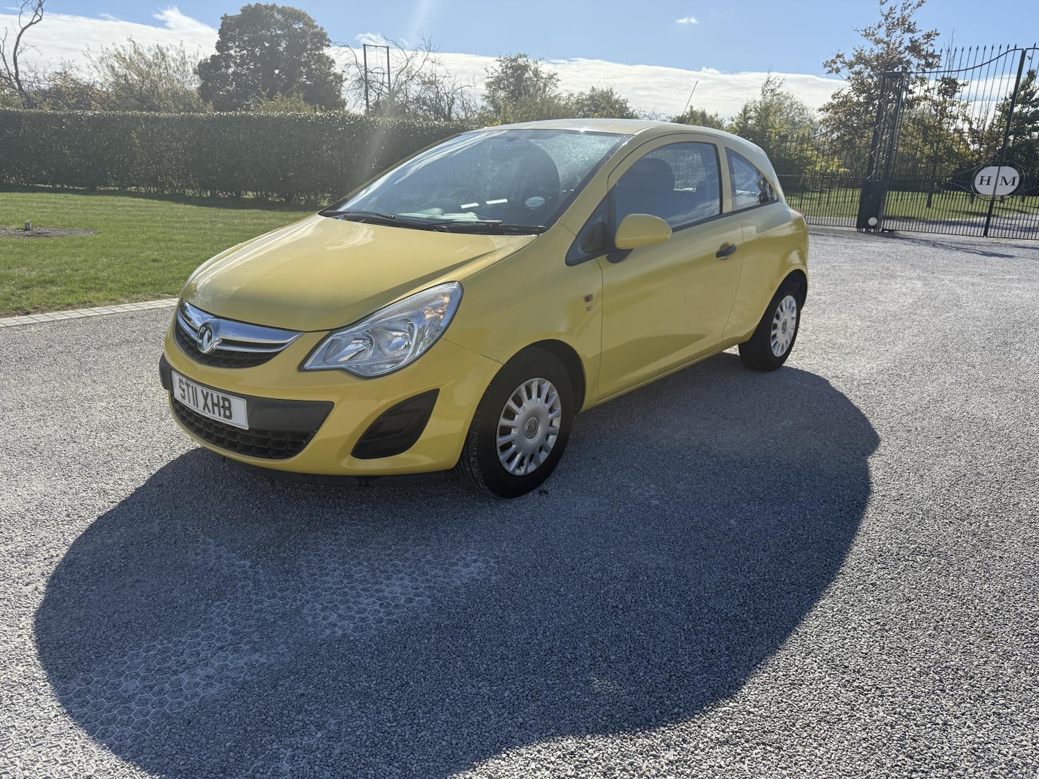 Used Vauxhall Corsa 2011 for sale - 76017019: Photo 3