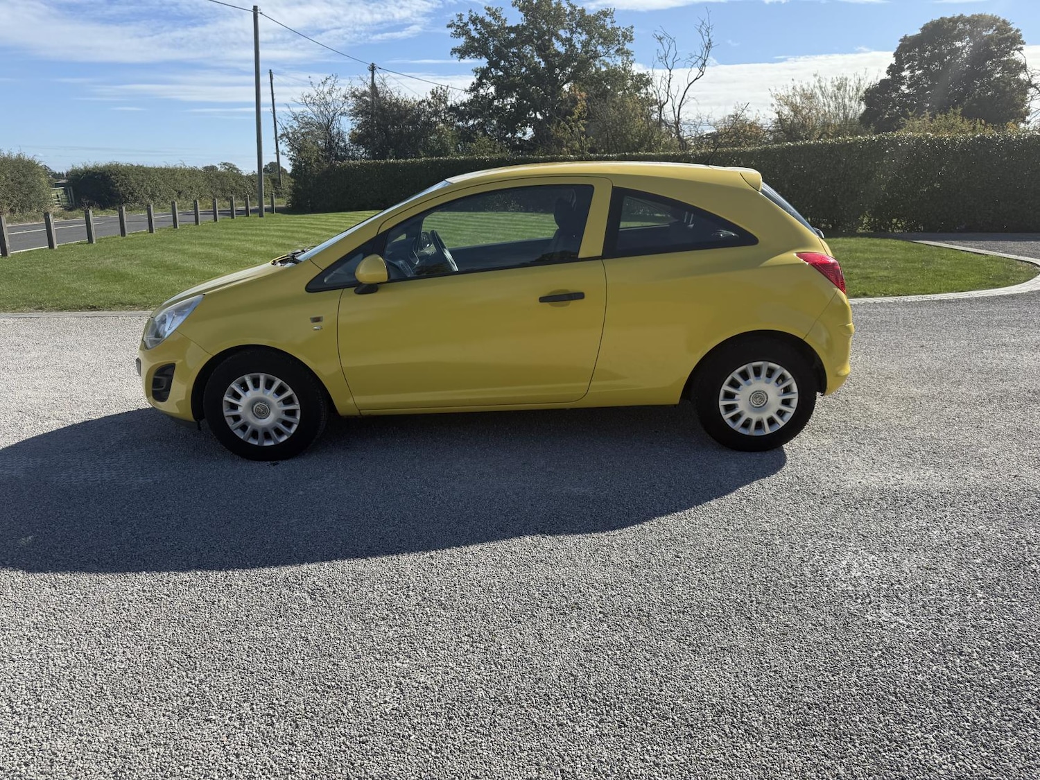 Used Vauxhall Corsa 2011 for sale - 76017019: Photo 4
