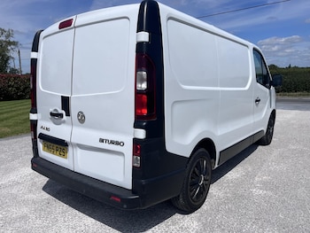Used Vauxhall Vivaro 2015 for sale - 78644005: Photo