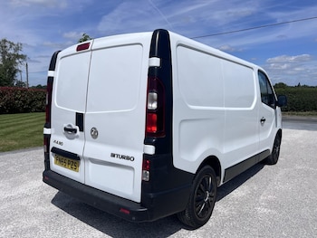 Used Vauxhall Vivaro 2015 for sale - 78644005: Photo
