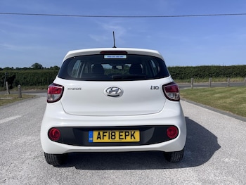 Used Hyundai i10 2018 for sale - 78644008: Photo