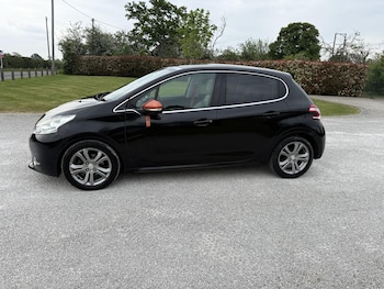 Used Peugeot 208 2014 for sale - 78524036: Photo