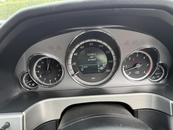 Used Mercedes-Benz E-Class 2011 for sale - 75406490: Photo 10