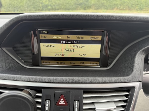 Used Mercedes-Benz E-Class 2011 for sale - 75406490: Photo 12