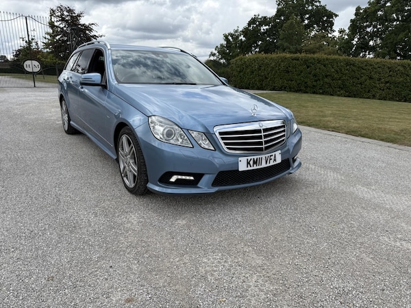 Used Mercedes-Benz E-Class 2011 for sale - 75406490: Photo 1
