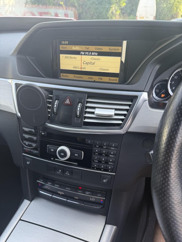 Used Mercedes-Benz E-Class 2011 for sale - 75406490: Photo 22