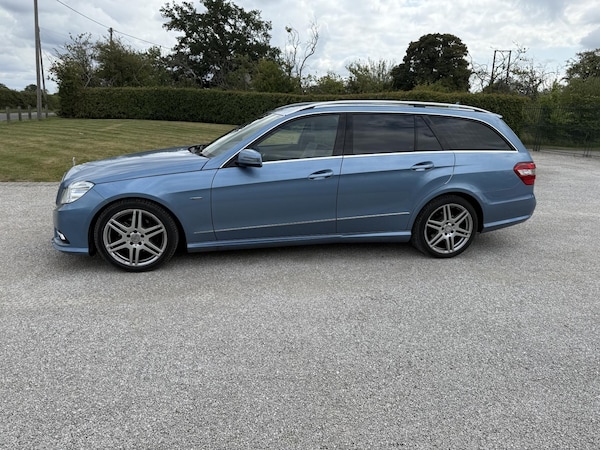Used Mercedes-Benz E-Class 2011 for sale - 75406490: Photo 4