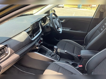 Used Kia Stonic 2025 for sale - 78880911: Photo