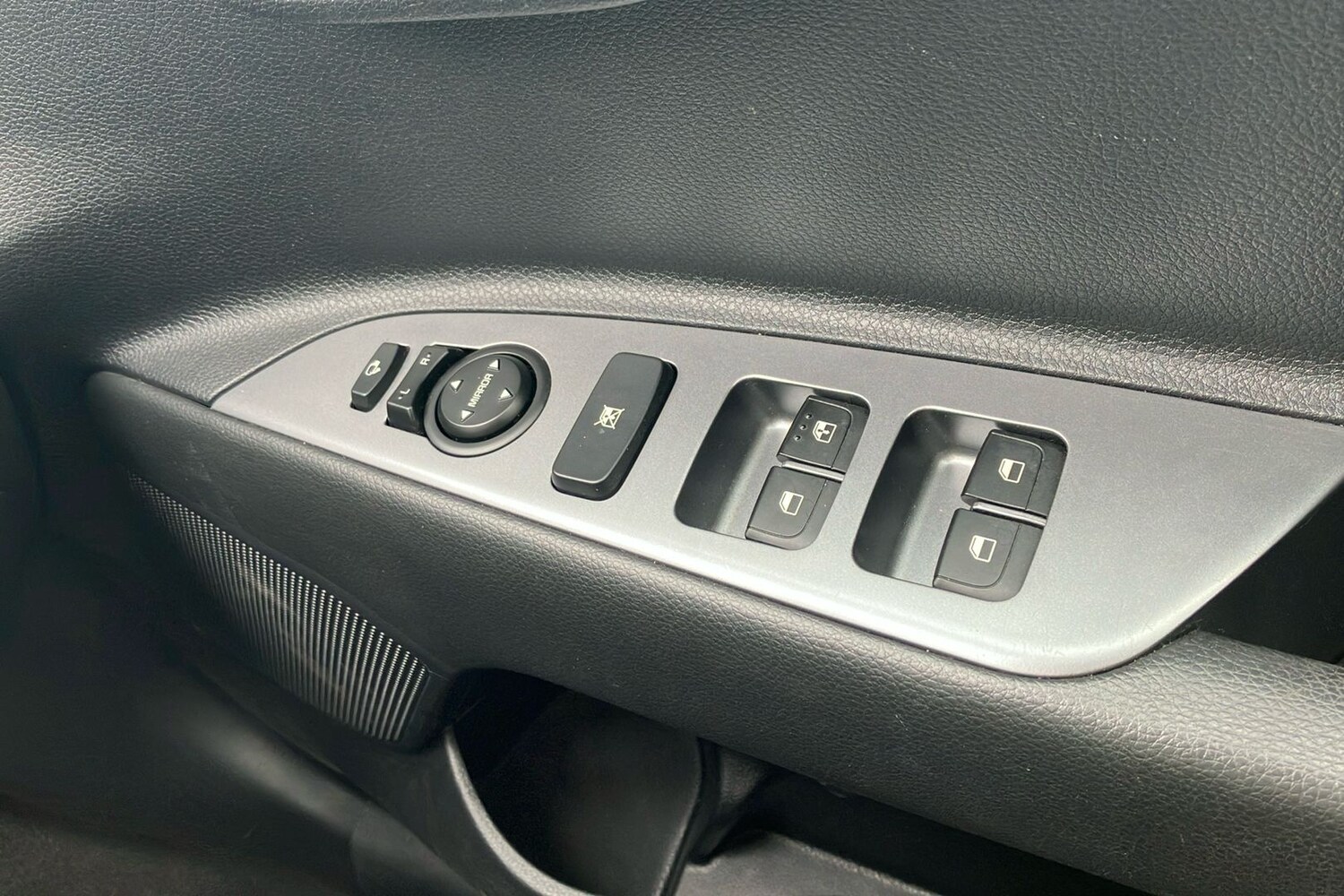 Used Kia Stonic 2022 for sale - 75834073: Photo 18