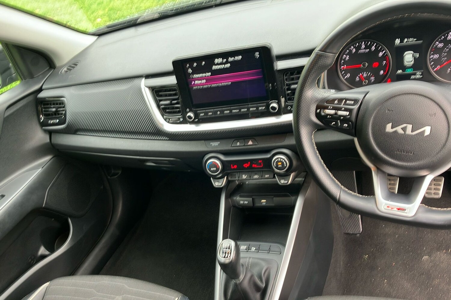 Used Kia Stonic 2022 for sale - 75834073: Photo 32