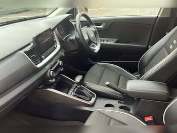 Used Kia Stonic 2023 for sale - 79206278: Photo