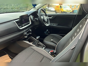 Used Kia Stonic 2025 for sale - 75919310: Photo