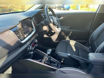 Used Kia Stonic 2023 for sale - 77541065: Photo