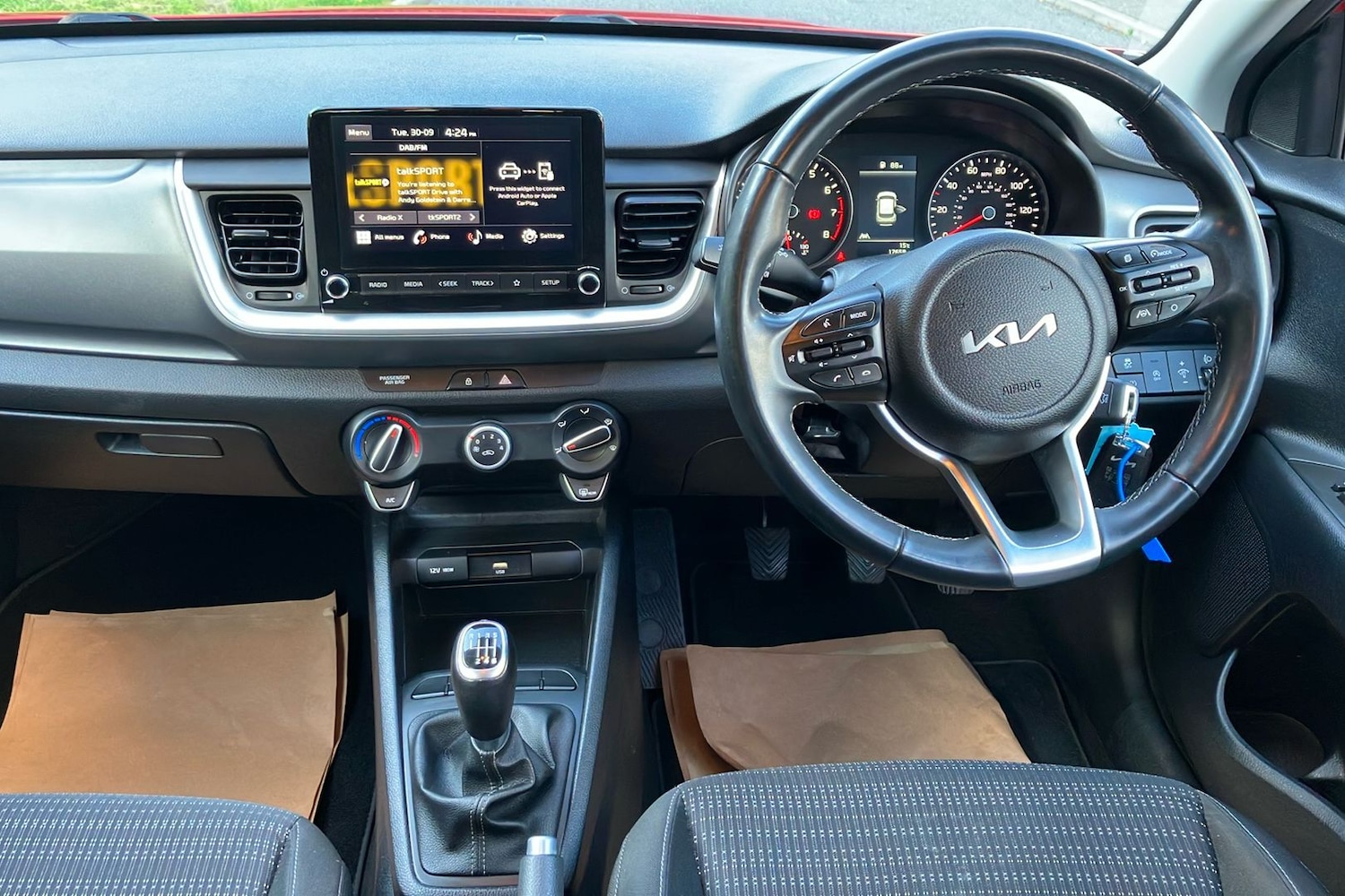 Used Kia Stonic 2023 for sale - 76114791: Photo 11