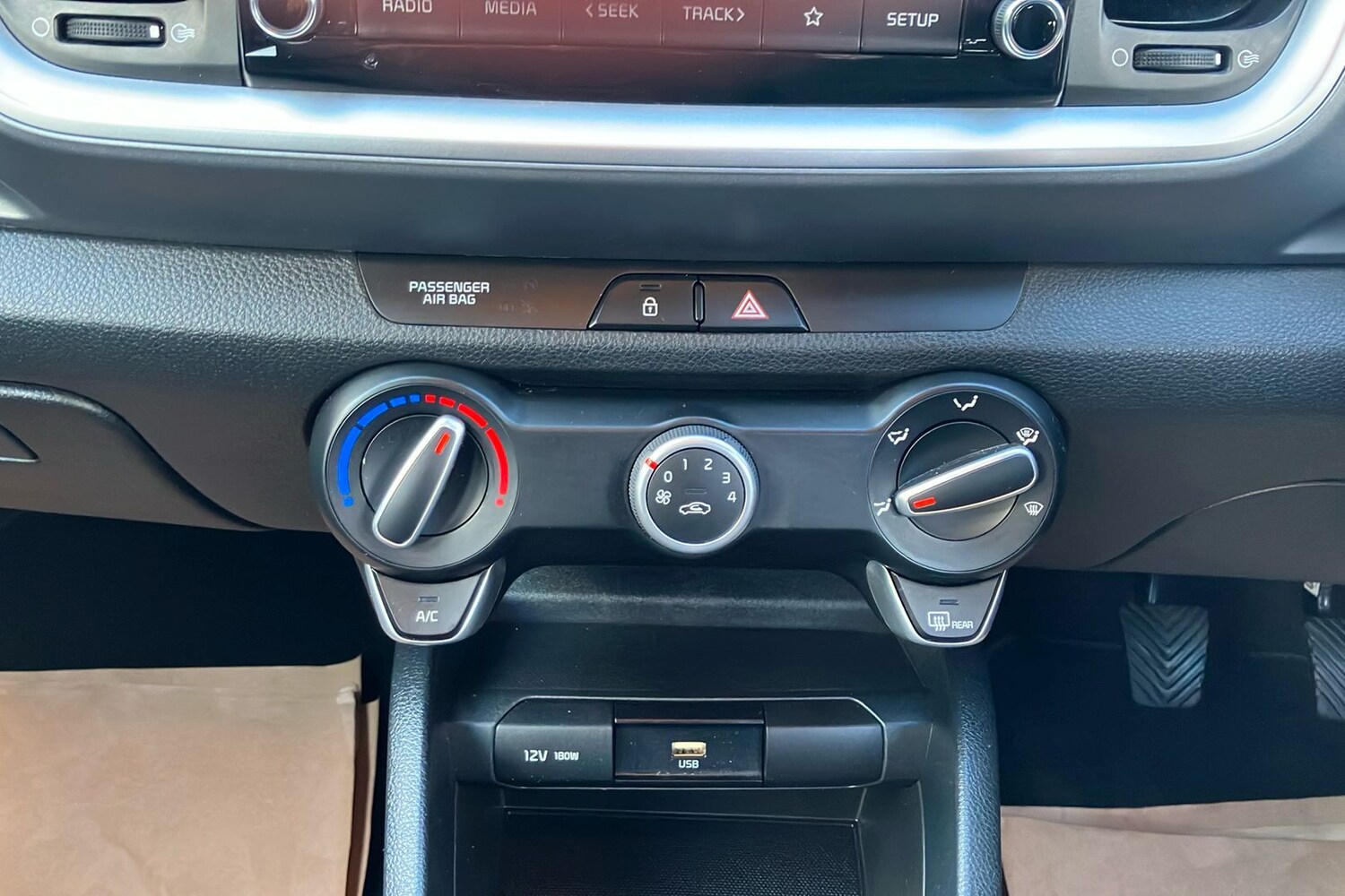 Used Kia Stonic 2023 for sale - 76114791: Photo 15