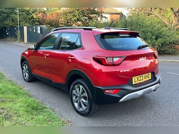 Used Kia Stonic 2023 for sale - 76114791: Photo
