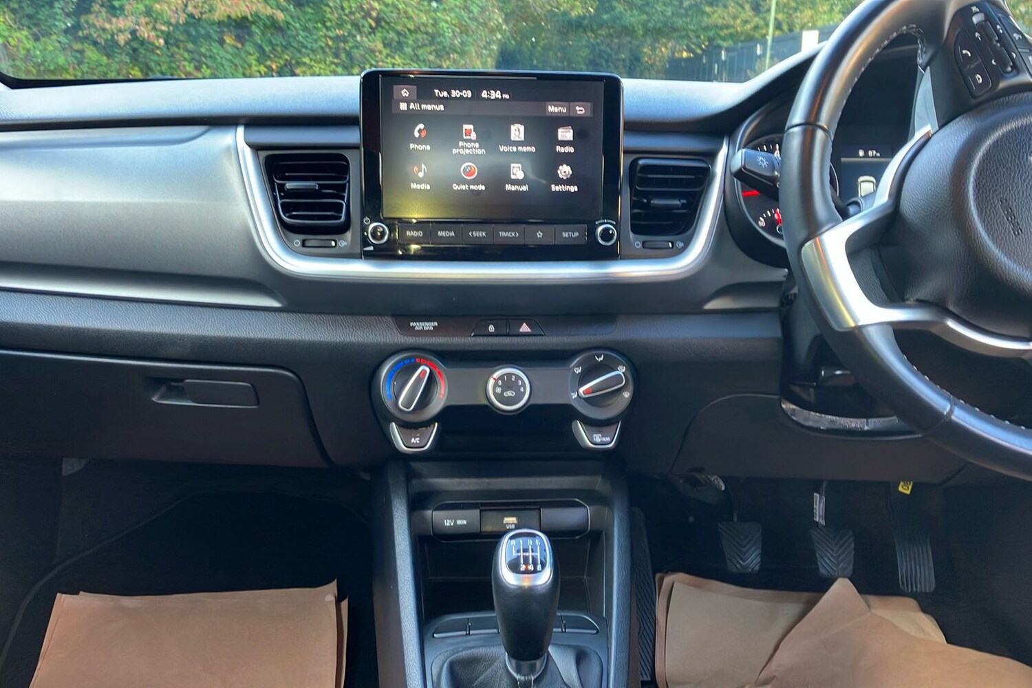 Used Kia Stonic 2023 for sale - 76114791: Photo 32