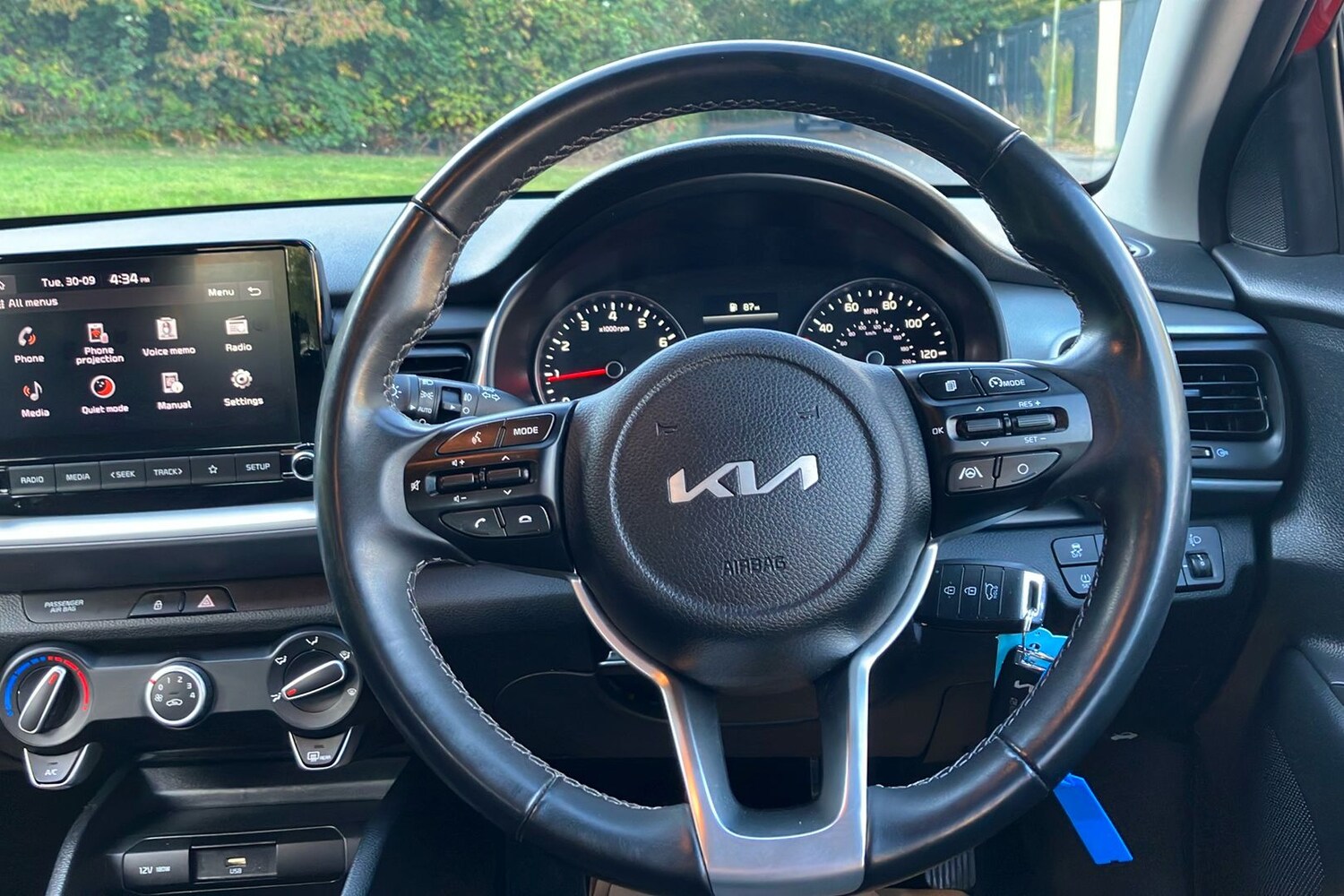 Used Kia Stonic 2023 for sale - 76114791: Photo 33