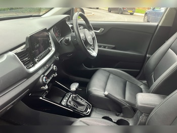 Used Kia Stonic 2023 for sale - 79514227: Photo