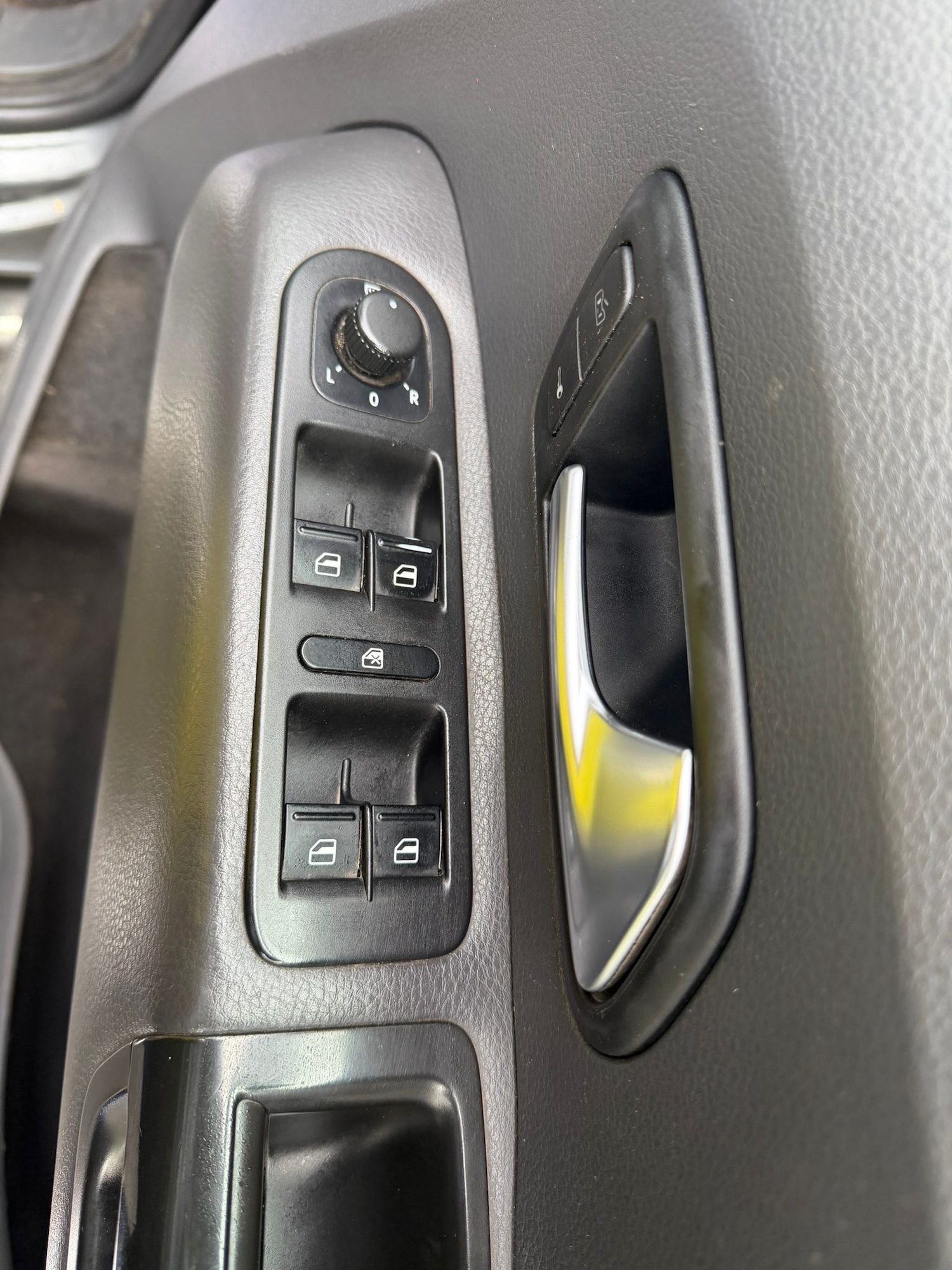 Used Volkswagen Amarok 2013 for sale - 77318710: Photo 7