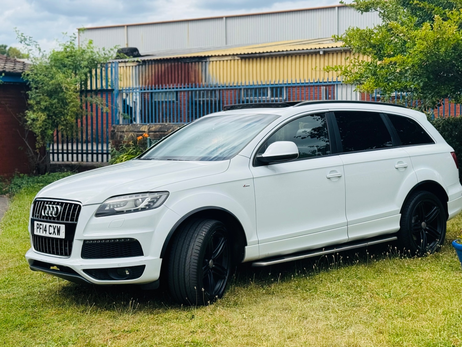 Used Audi Q7 2014 for sale - 76625741: Photo 2
