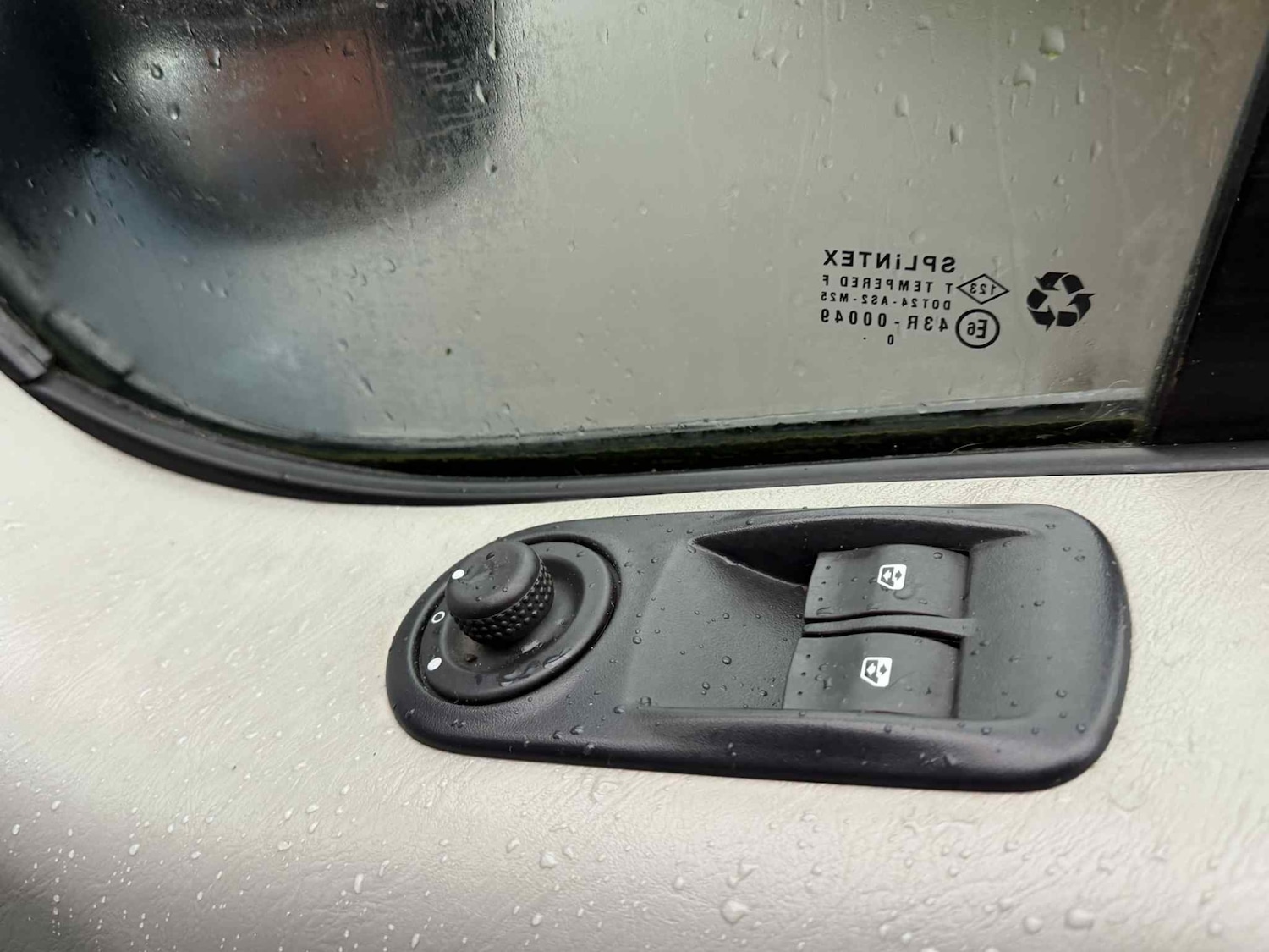 Used Vauxhall Vivaro 2011 for sale - 77154758: Photo 8