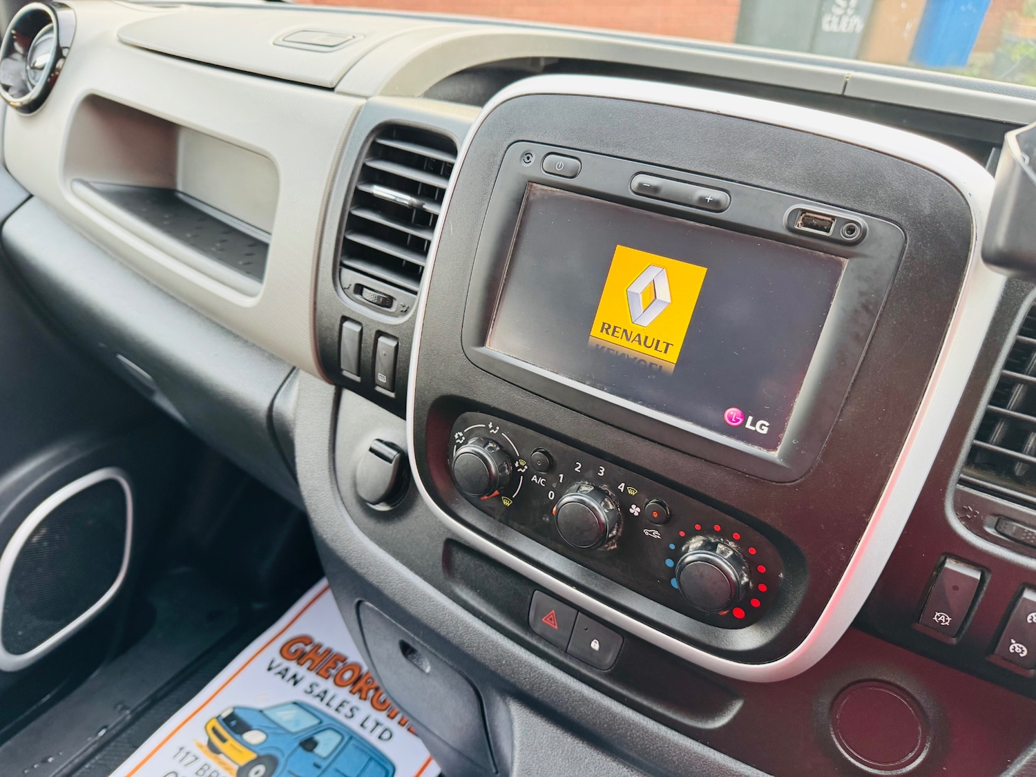 Used Renault Trafic 2015 for sale - 77027555: Photo 8