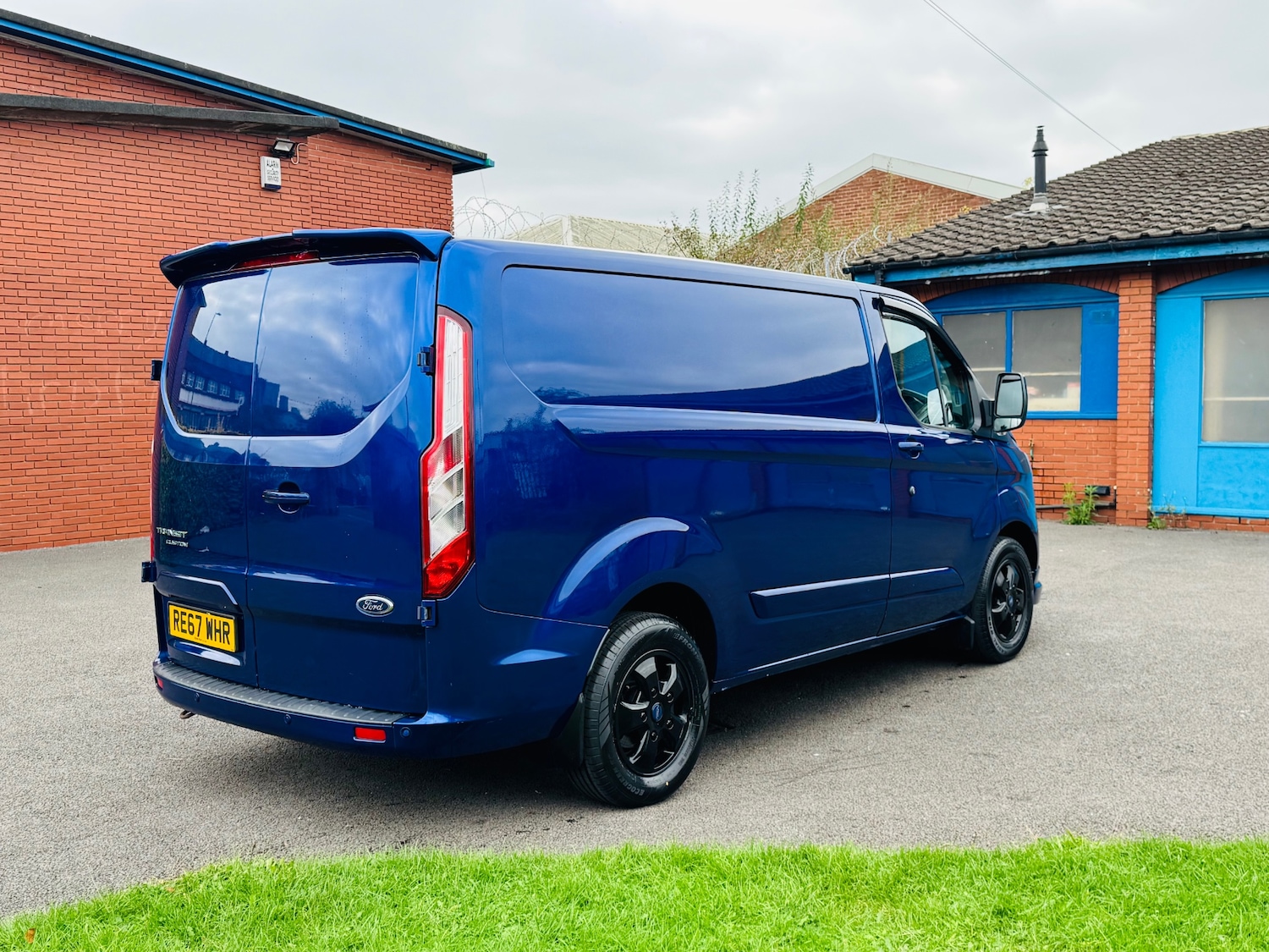 Used Ford Transit Custom 2017 for sale - 76290532: Photo 2