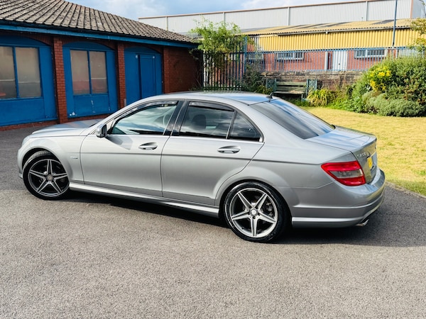 Used Mercedes-Benz C Class 2010 for sale - 76320766: Photo 4