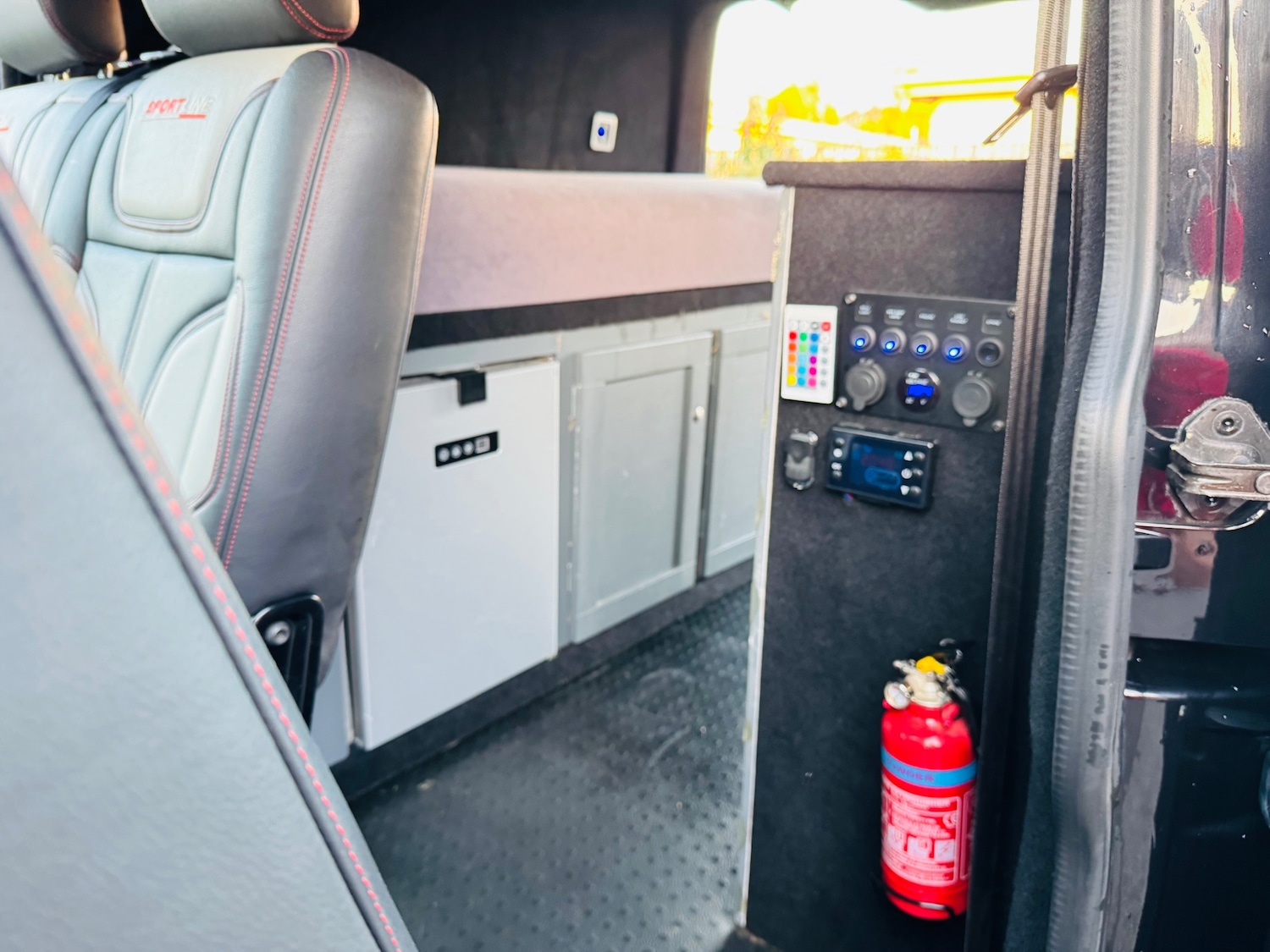 Used Volkswagen Transporter 2014 for sale - 76412551: Photo 10