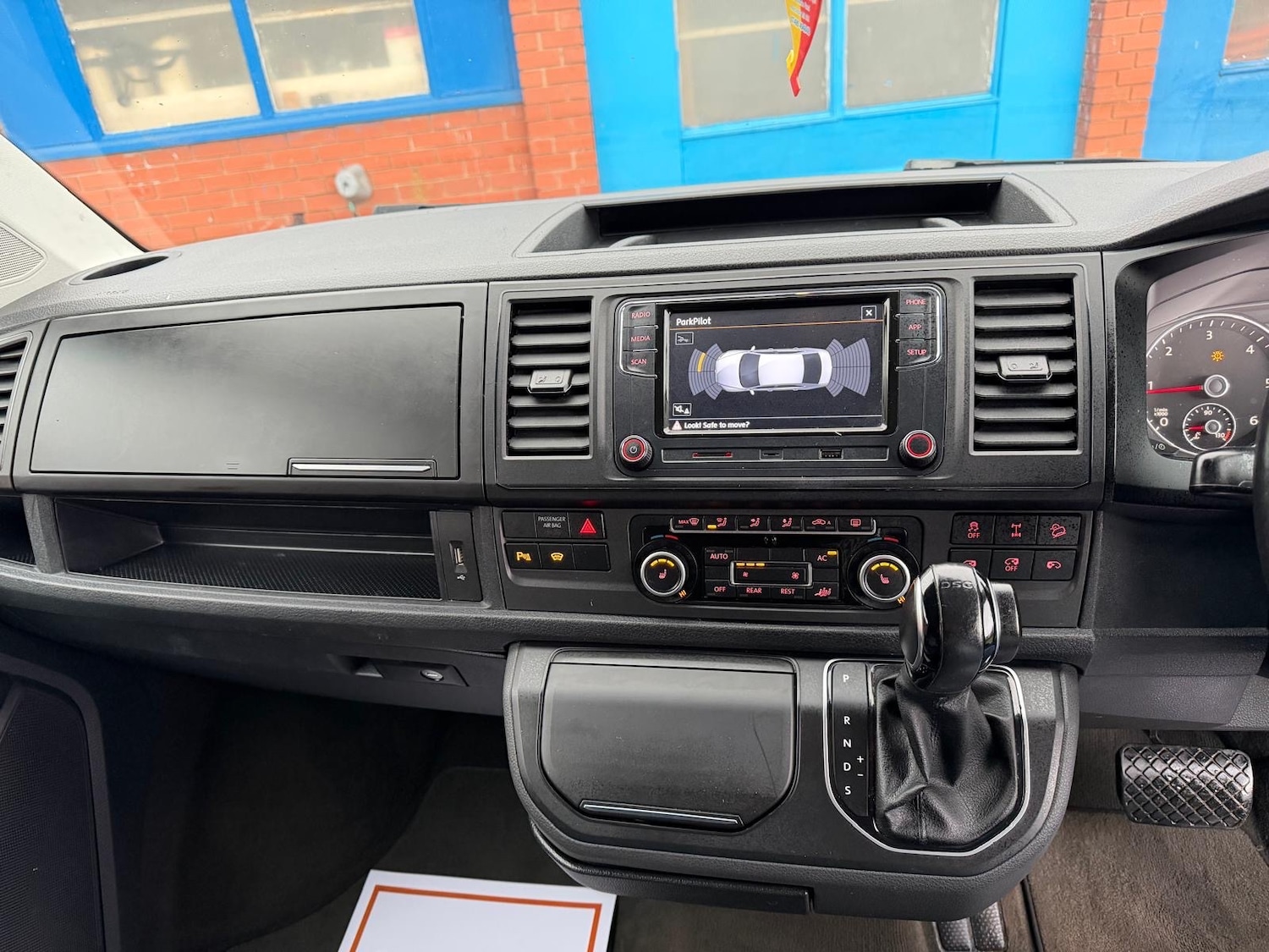 Used Volkswagen Caravelle 2011 for sale - 77462274: Photo 12