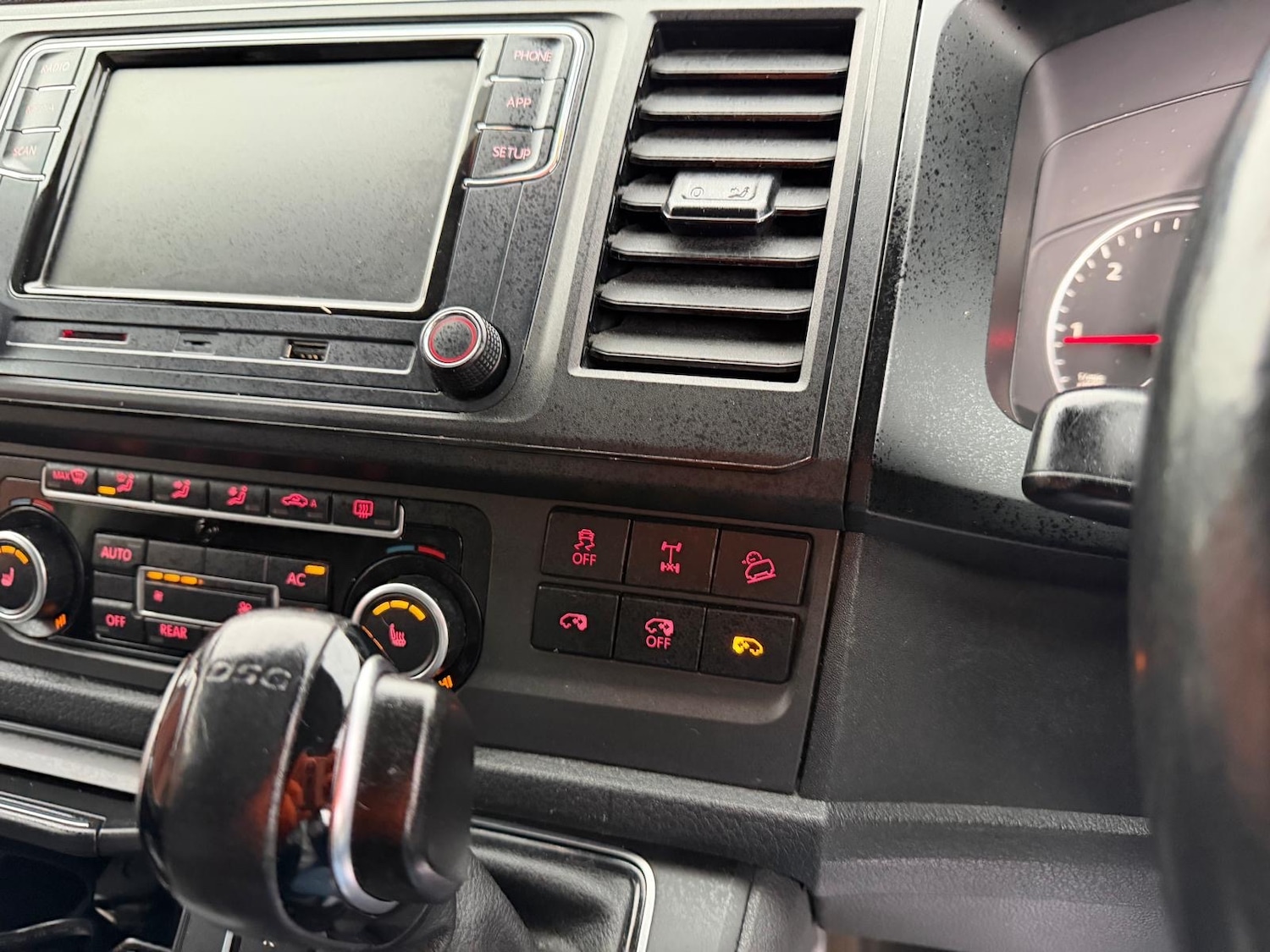 Used Volkswagen Caravelle 2011 for sale - 77462274: Photo 16