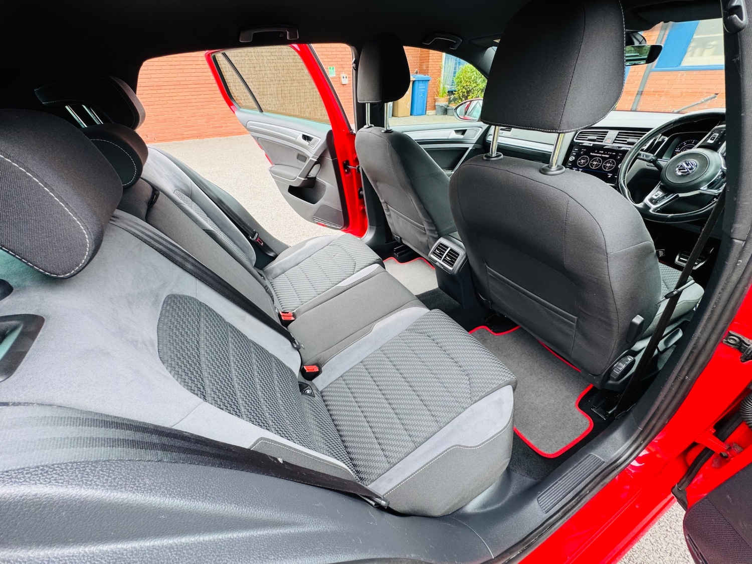 Used Volkswagen Golf 2017 for sale - 76471208: Photo 12