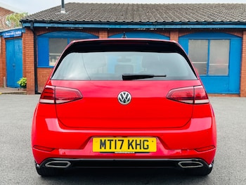 Used Volkswagen Golf 2017 for sale - 76471208: Photo