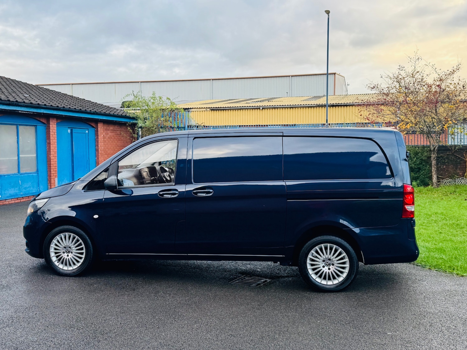 Used Mercedes-Benz Vito 2018 for sale - 76322576: Photo 2