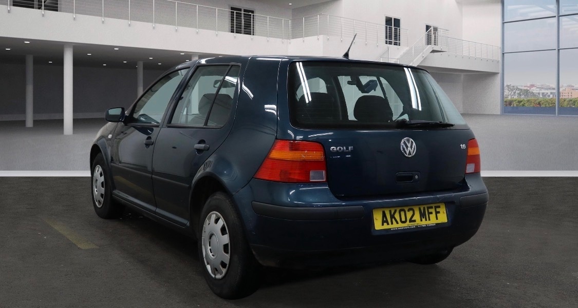 Used Volkswagen Golf 2002 for sale - 77610651: Photo 3