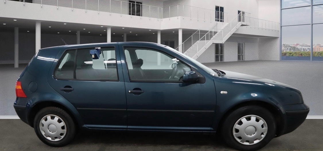 Used Volkswagen Golf 2002 for sale - 77610651: Photo 4