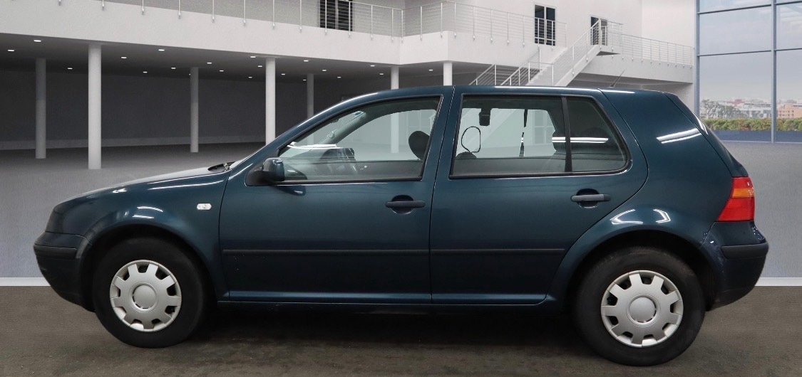 Used Volkswagen Golf 2002 for sale - 77610651: Photo 5