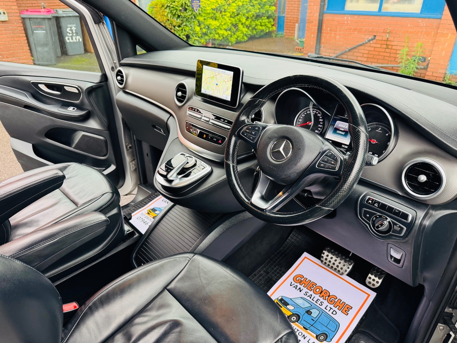 Used Mercedes-Benz V-Class 2015 for sale - 76749054: Photo 23