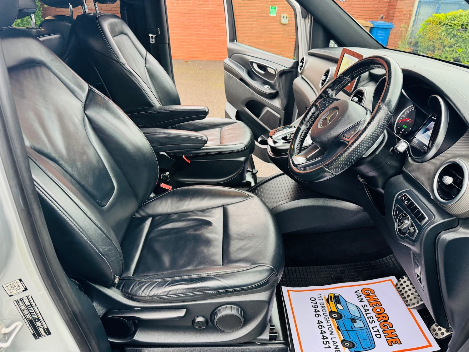 Used Mercedes-Benz V-Class 2015 for sale - 76749054: Photo 24